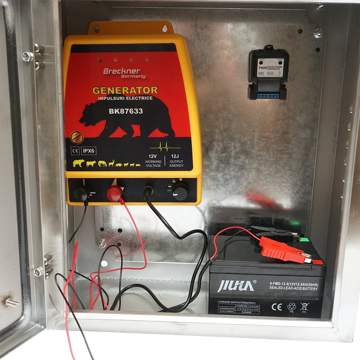 Aparat generator impulsuri 12 Joule, DC12V/220V. cu panou solar 30W si baterie 12V 12Ah cutie din inox, pentru gard electric Breckner Germany.